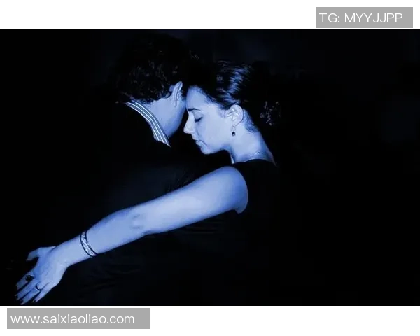 足球明星情侣主页背景设计打造浪漫与激情的完美结合