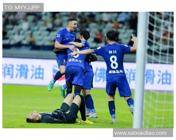 武汉足球队比赛经验引发热议球迷观点分歧引关注